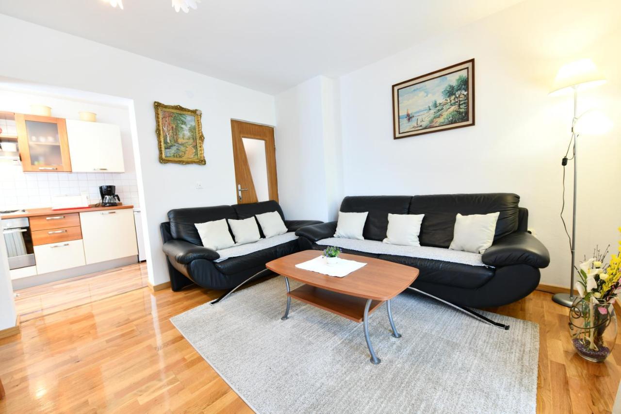 Apartment And Rooms Ivancica Селиште-Дрежничко Экстерьер фото